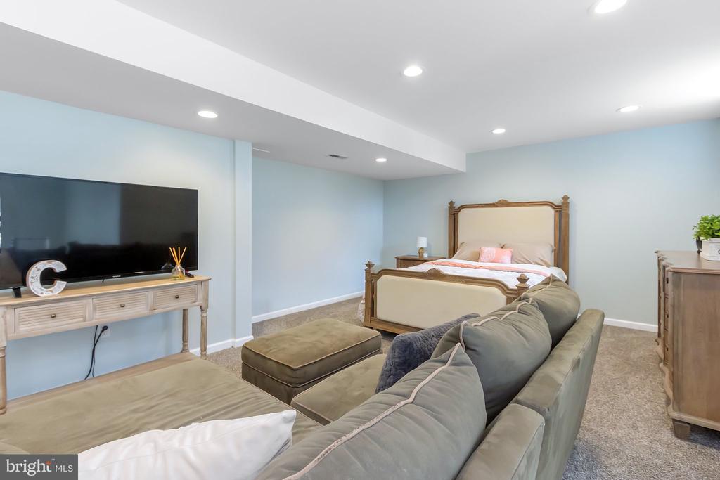 47 LOFTING LN