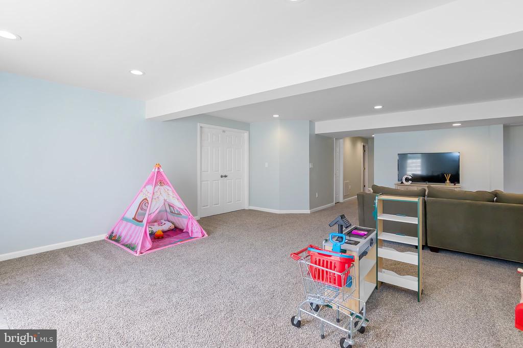 47 LOFTING LN