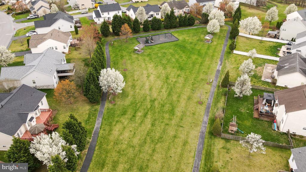 47 LOFTING LN