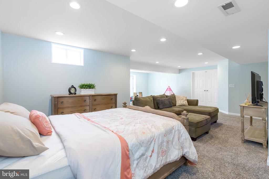 47 LOFTING LN