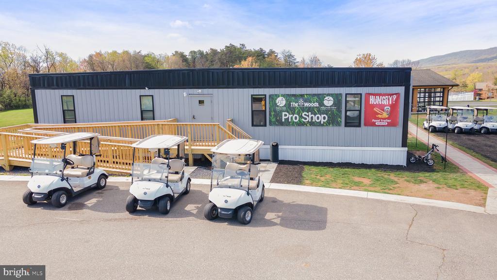 405 CAYUGA TRAIL