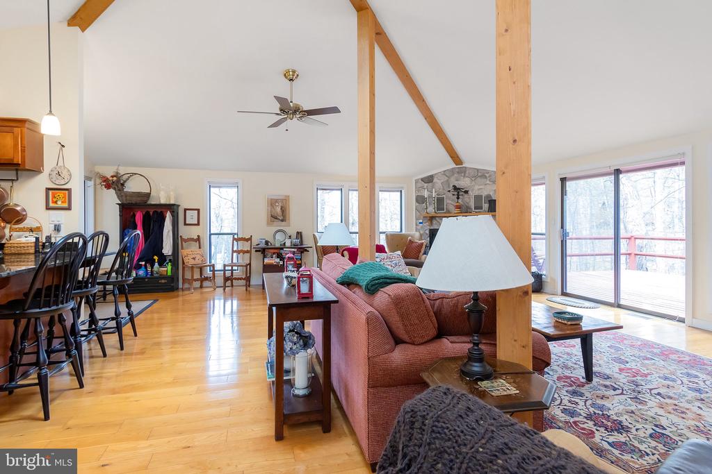 405 CAYUGA TRAIL