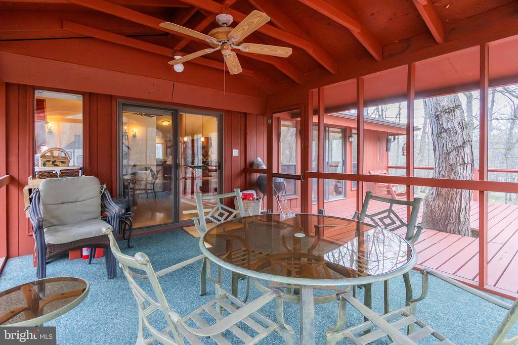 405 CAYUGA TRAIL