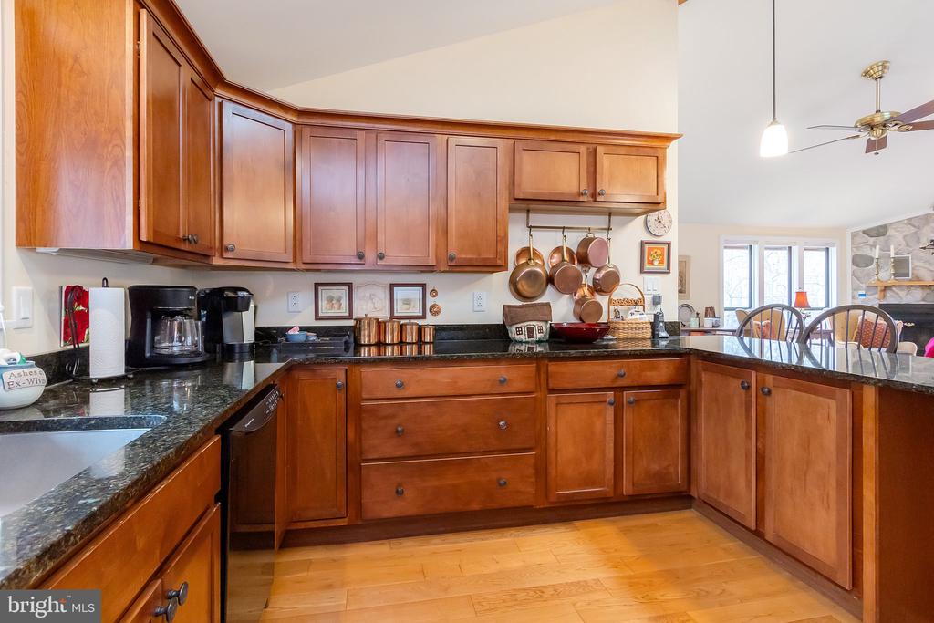 405 CAYUGA TRAIL
