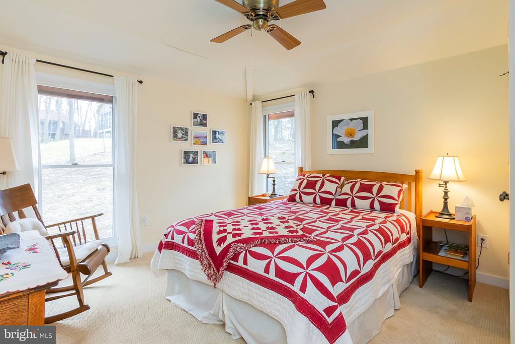 405 CAYUGA TRAIL
