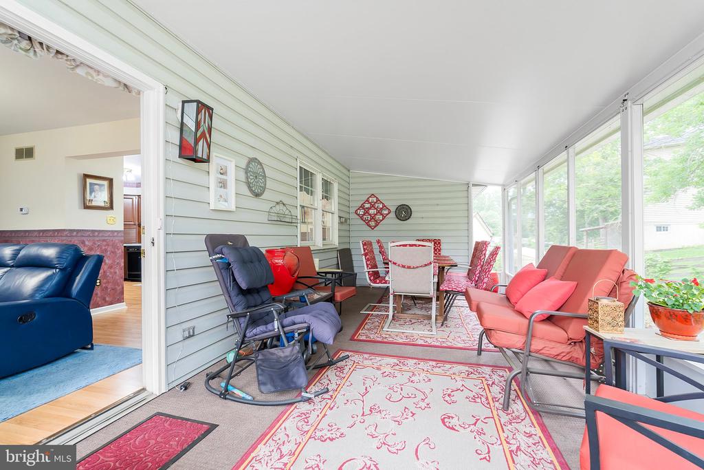 805 MULBERRY DRIVE