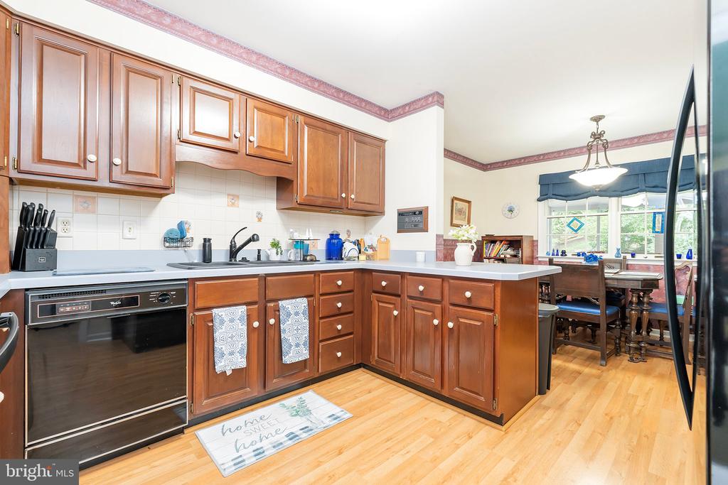 805 MULBERRY DRIVE