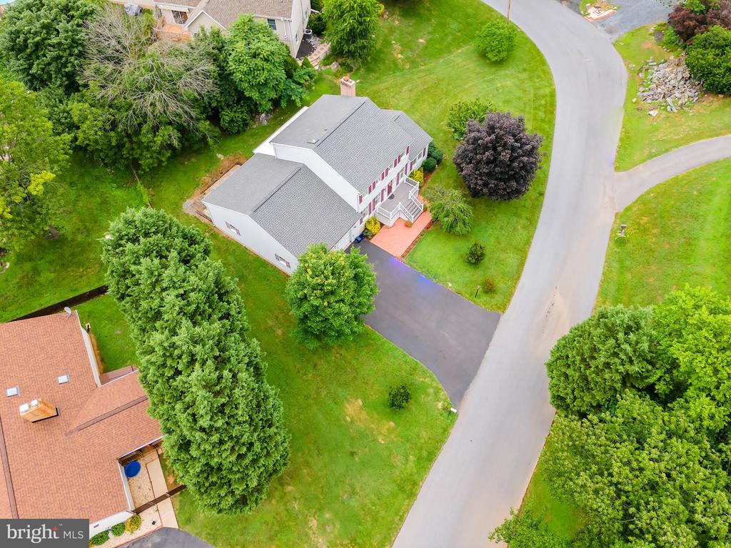 805 MULBERRY DRIVE