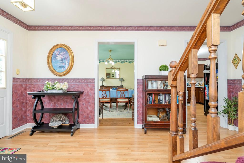 805 MULBERRY DRIVE