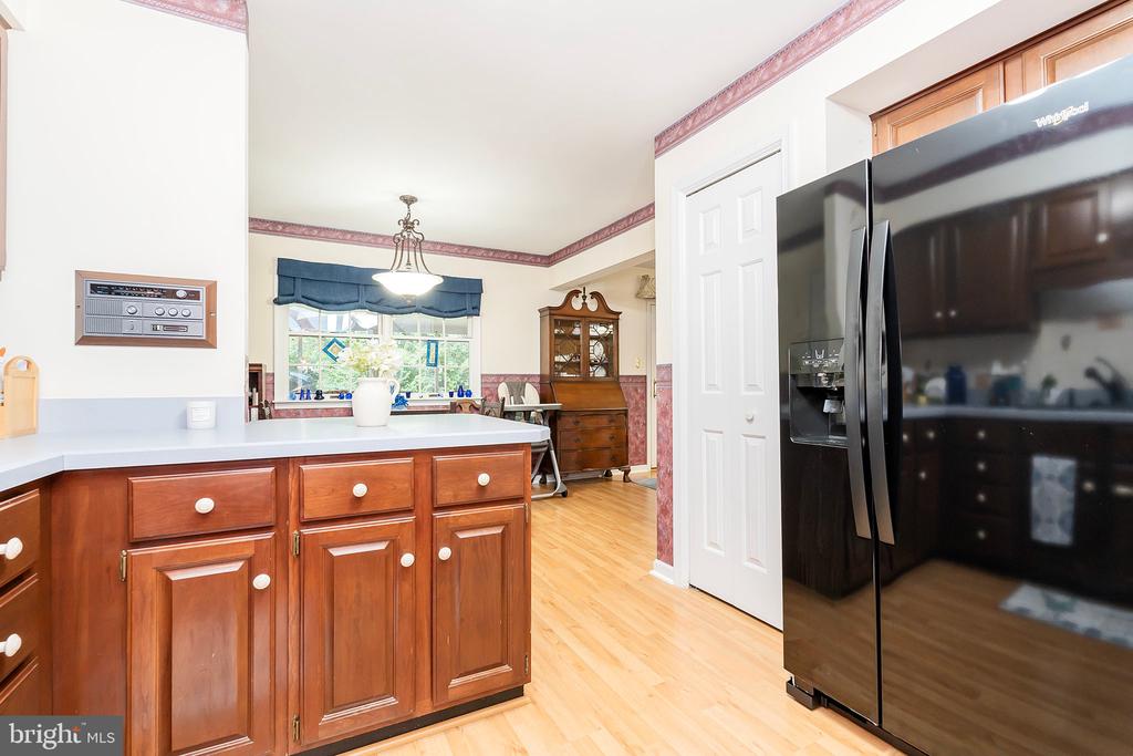 805 MULBERRY DRIVE