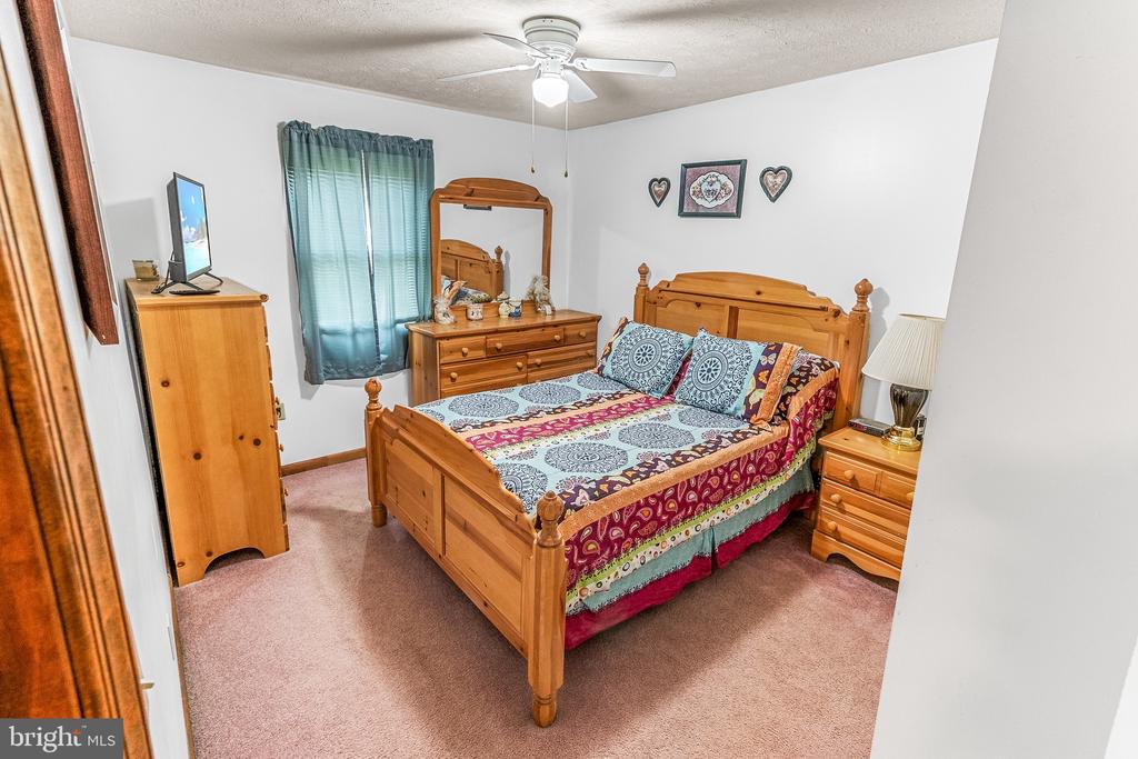 18 WHISPERING PINE DRIVE