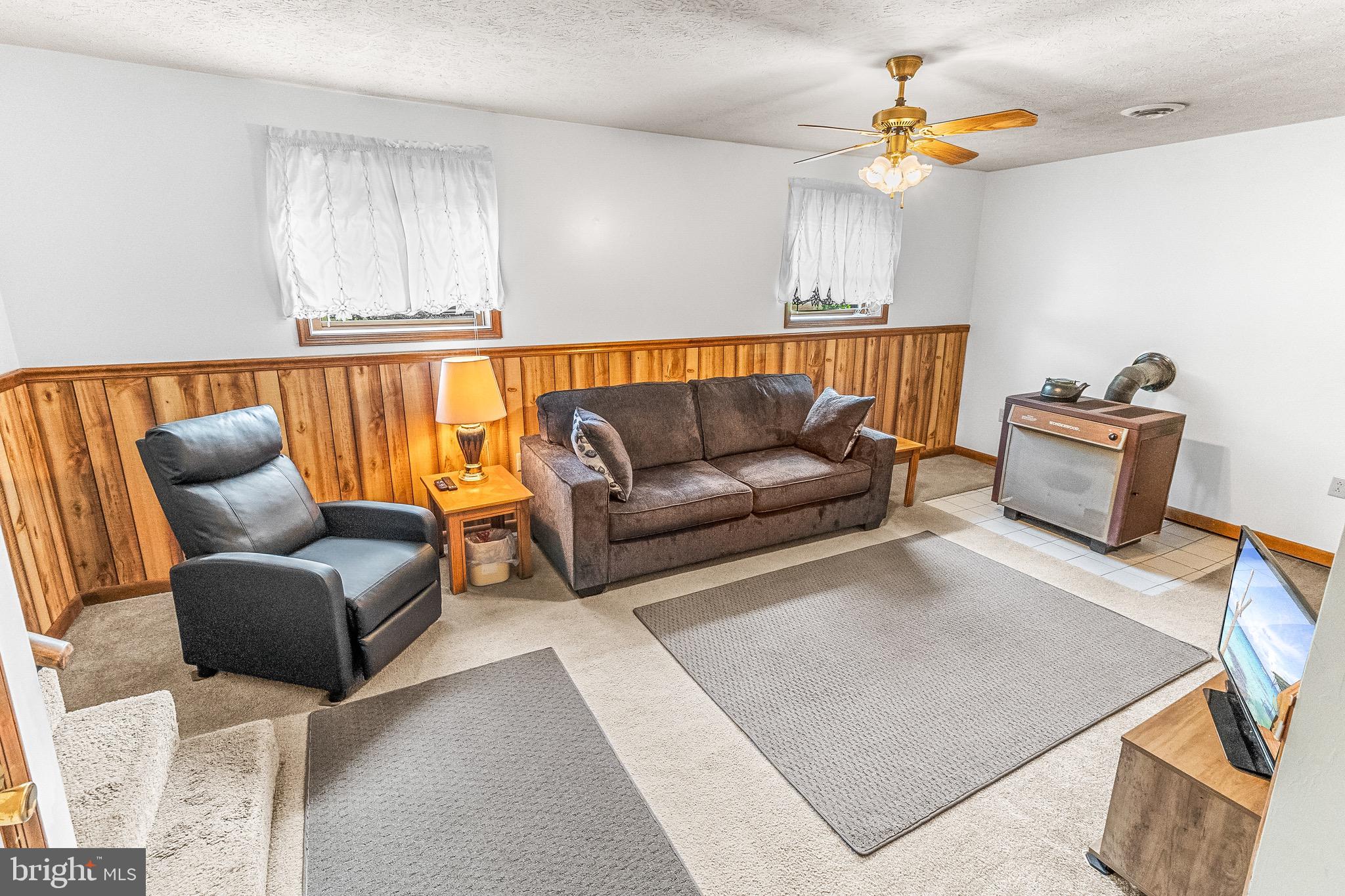 18 WHISPERING PINE DRIVE