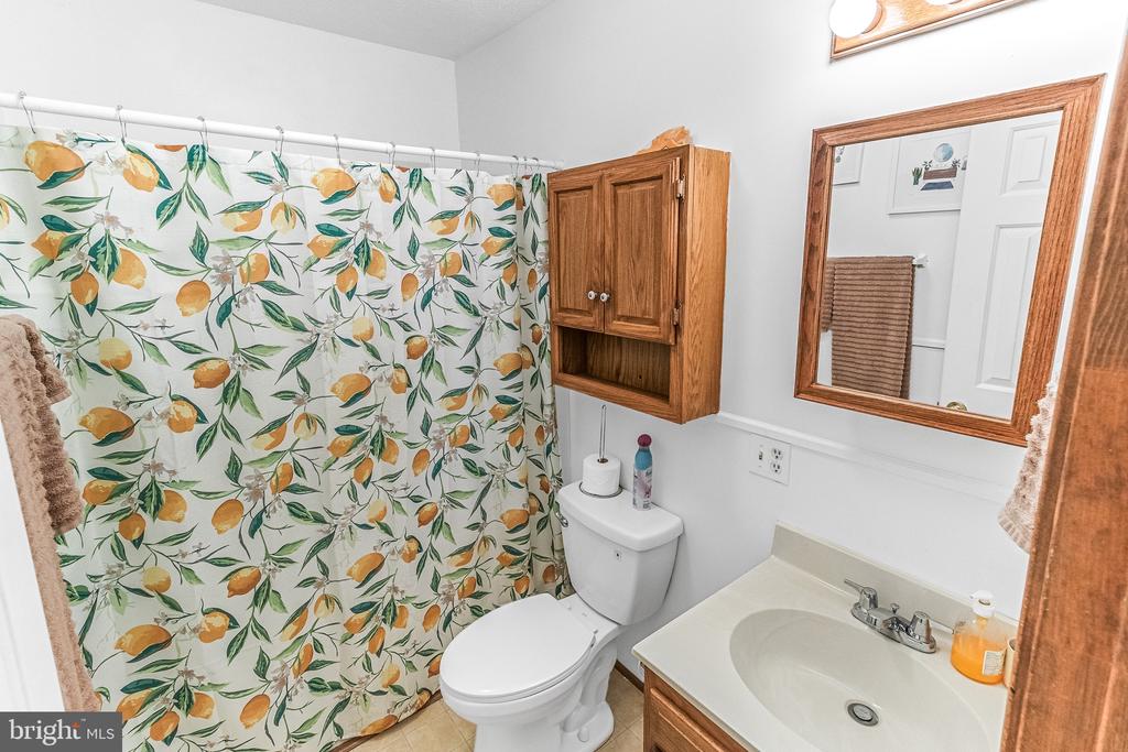 18 WHISPERING PINE DRIVE