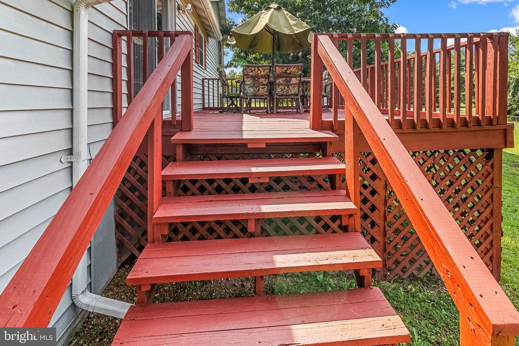 18 WHISPERING PINE DRIVE