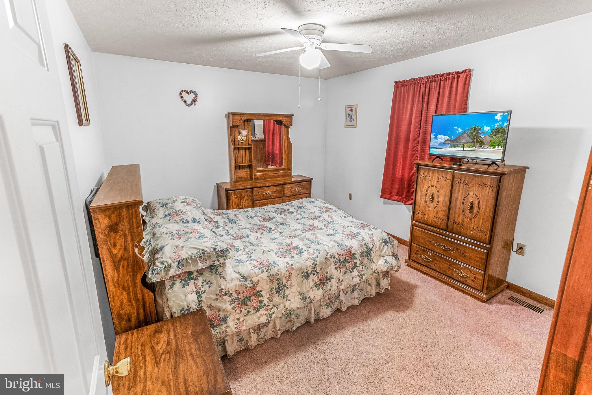 18 WHISPERING PINE DRIVE