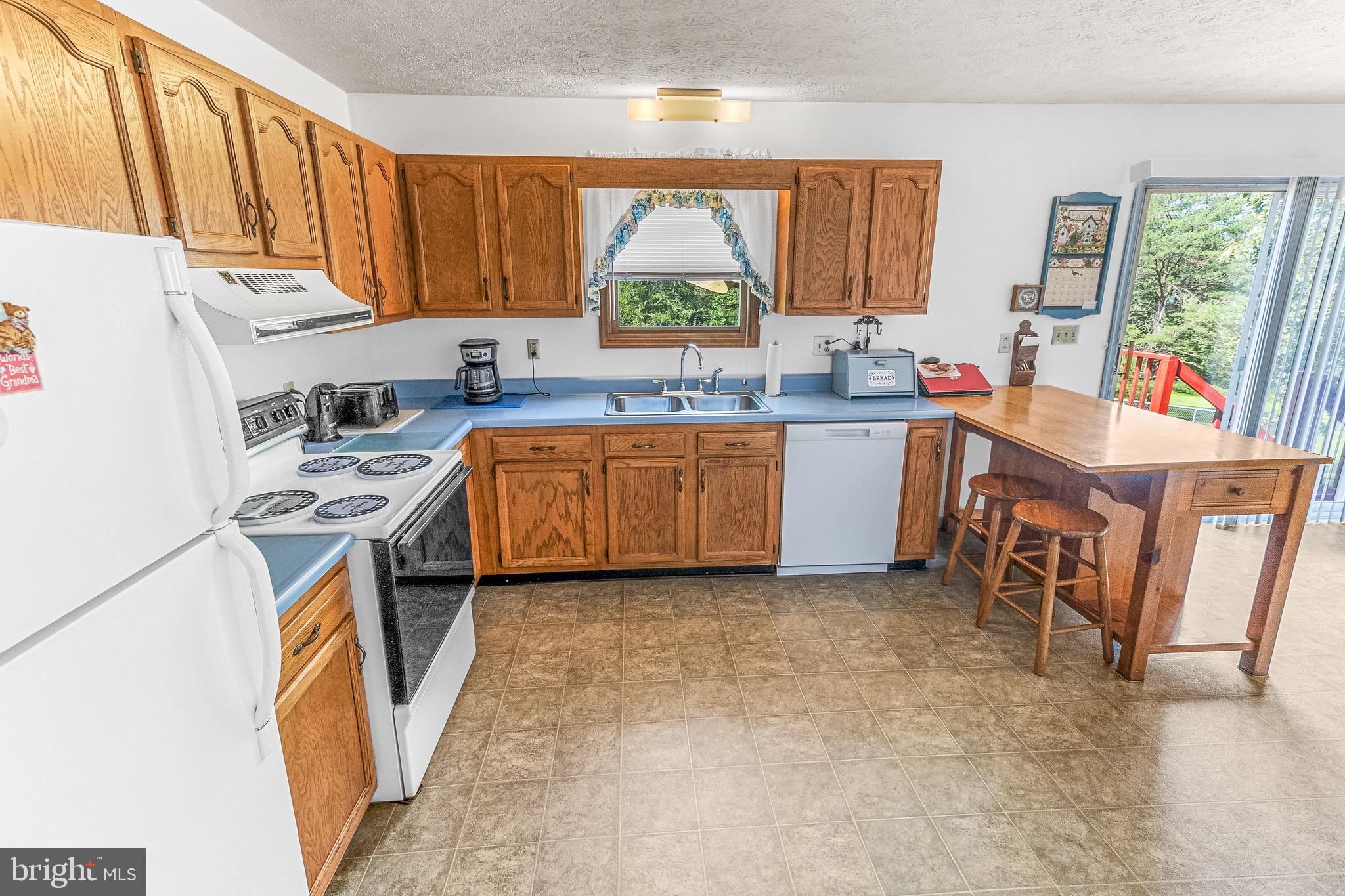 18 WHISPERING PINE DRIVE