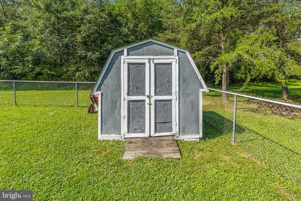 18 WHISPERING PINE DRIVE