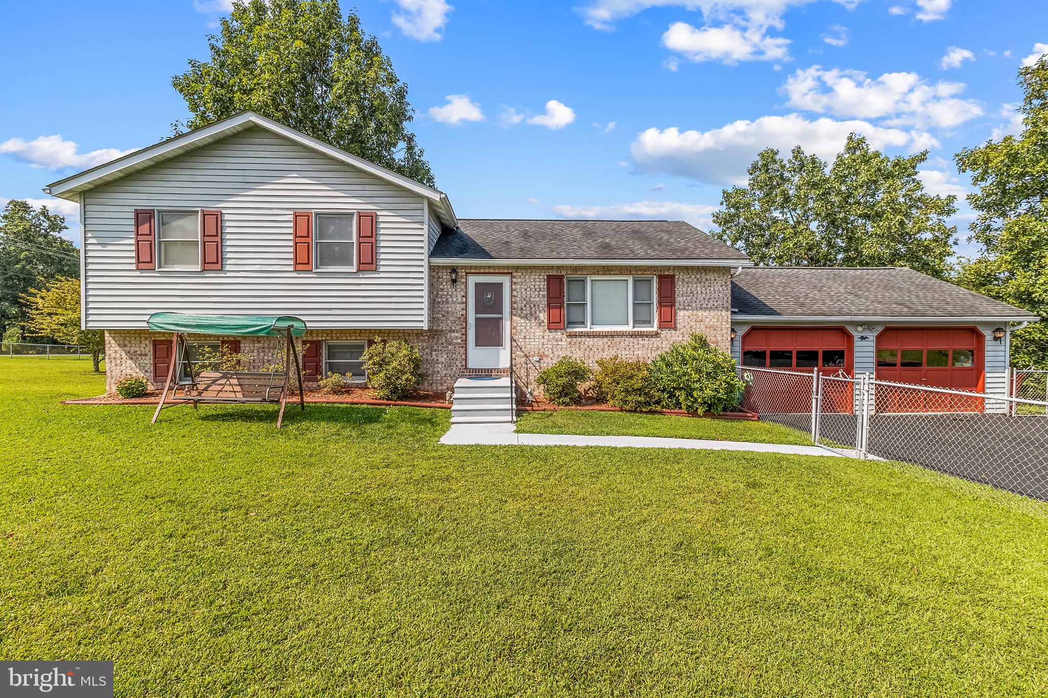 18 WHISPERING PINE DRIVE