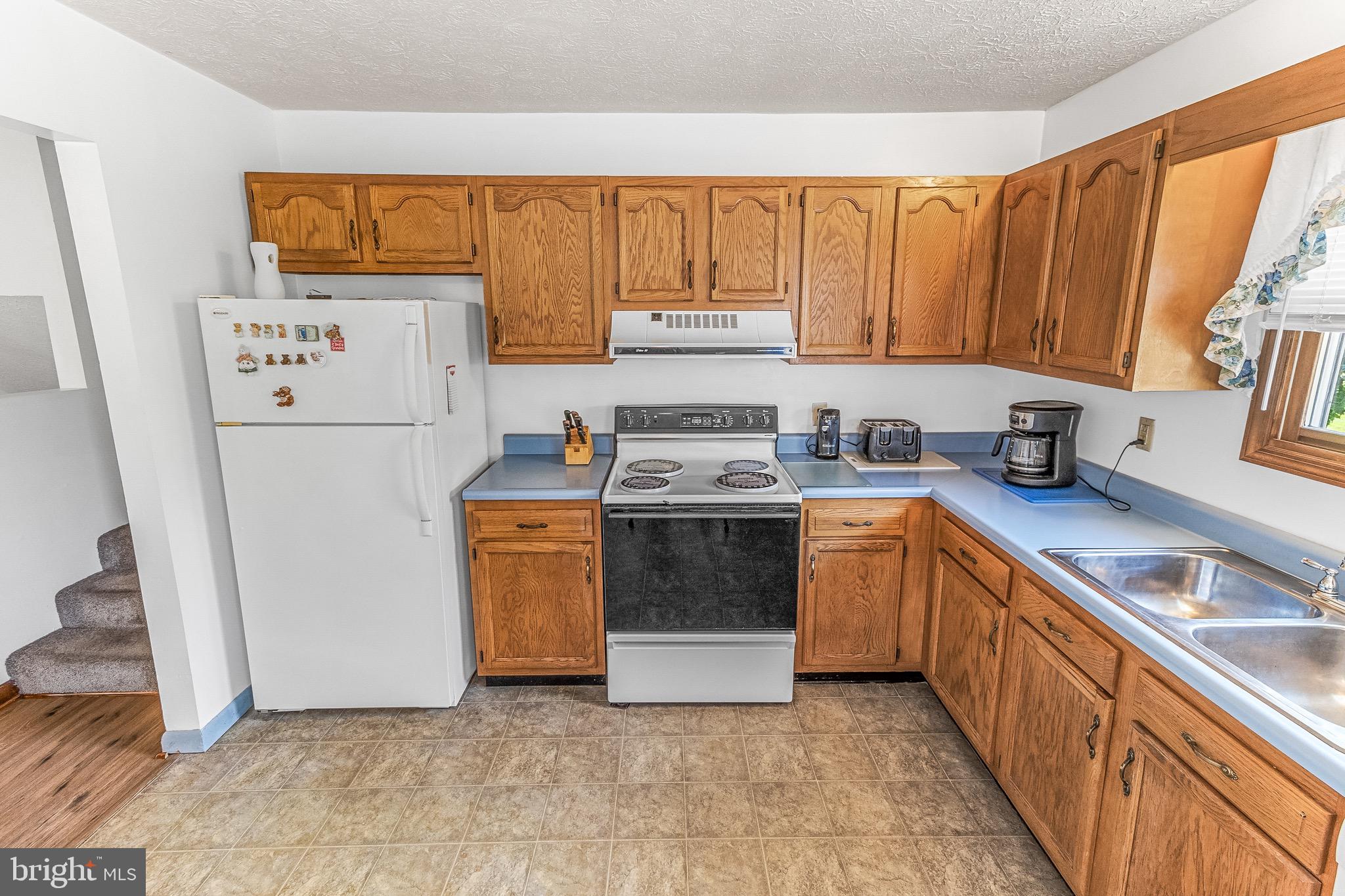 18 WHISPERING PINE DRIVE