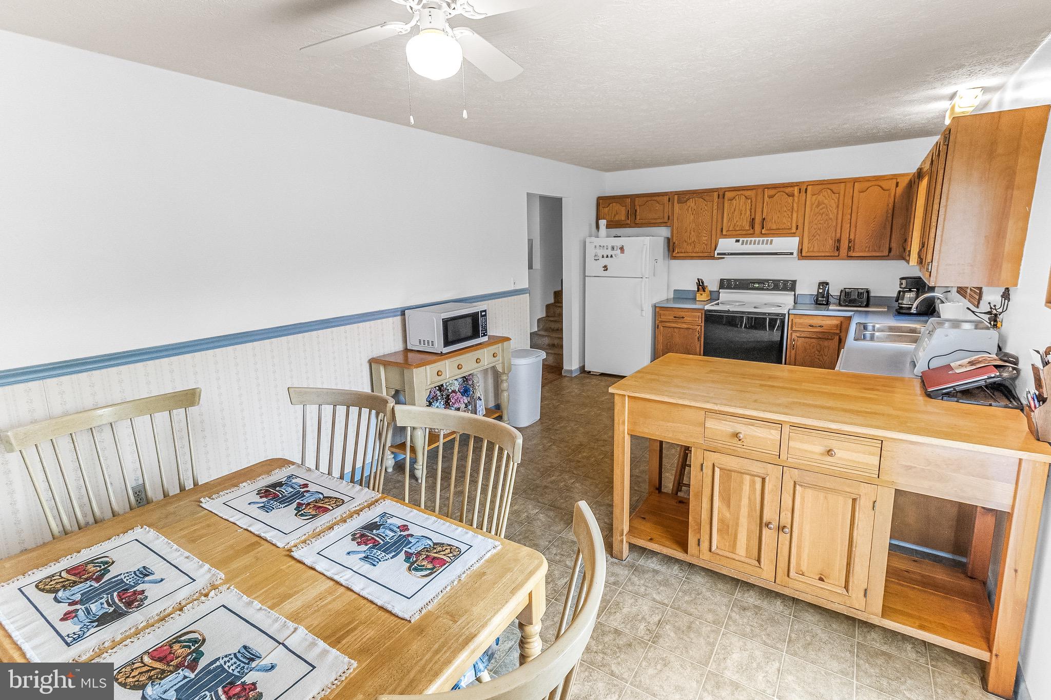 18 WHISPERING PINE DRIVE