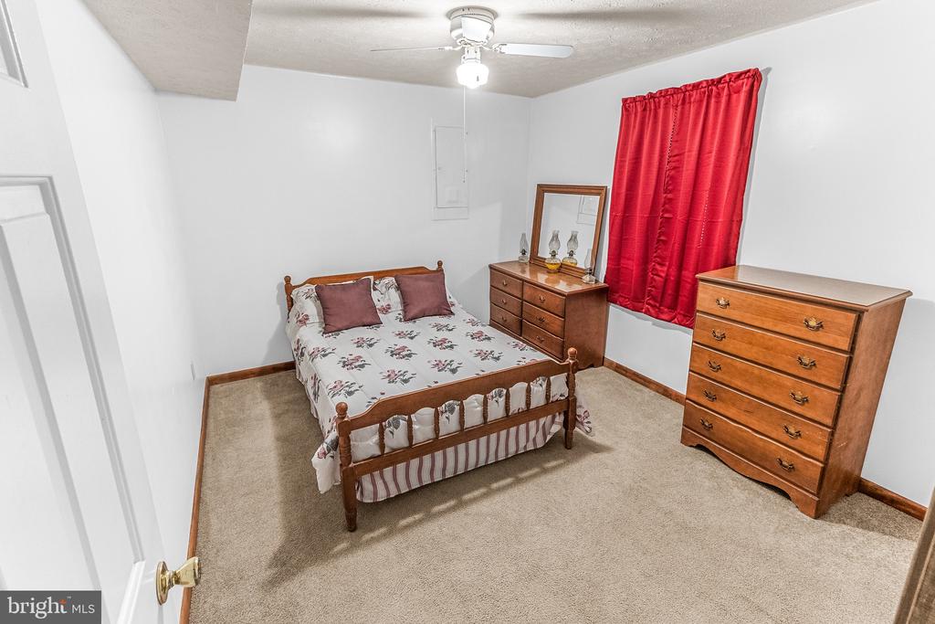 18 WHISPERING PINE DRIVE