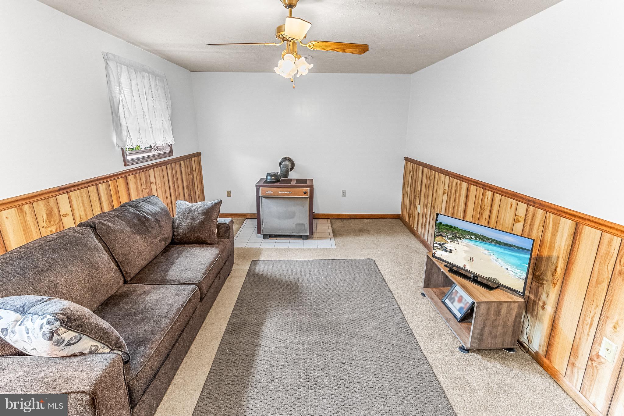 18 WHISPERING PINE DRIVE