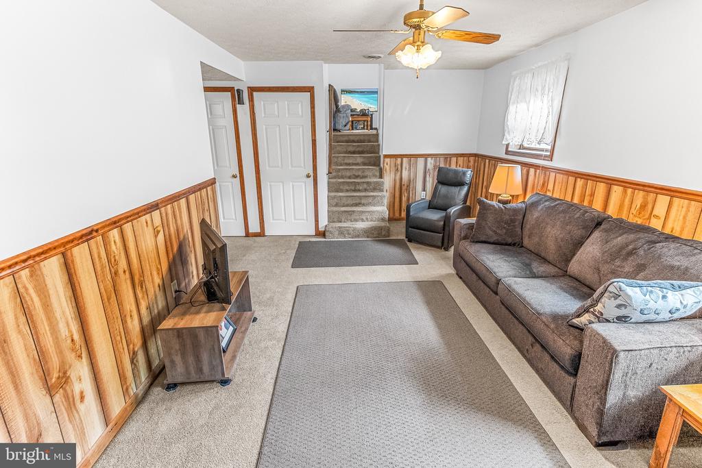 18 WHISPERING PINE DRIVE