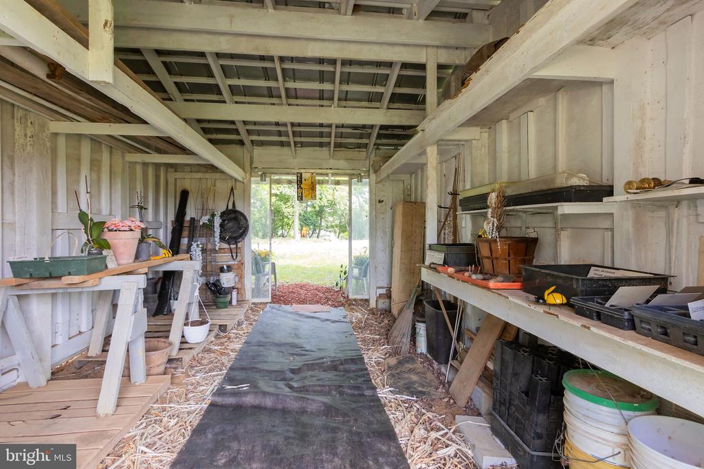 1121 HOLLIDA LANE