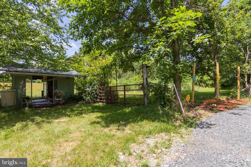 1121 HOLLIDA LANE