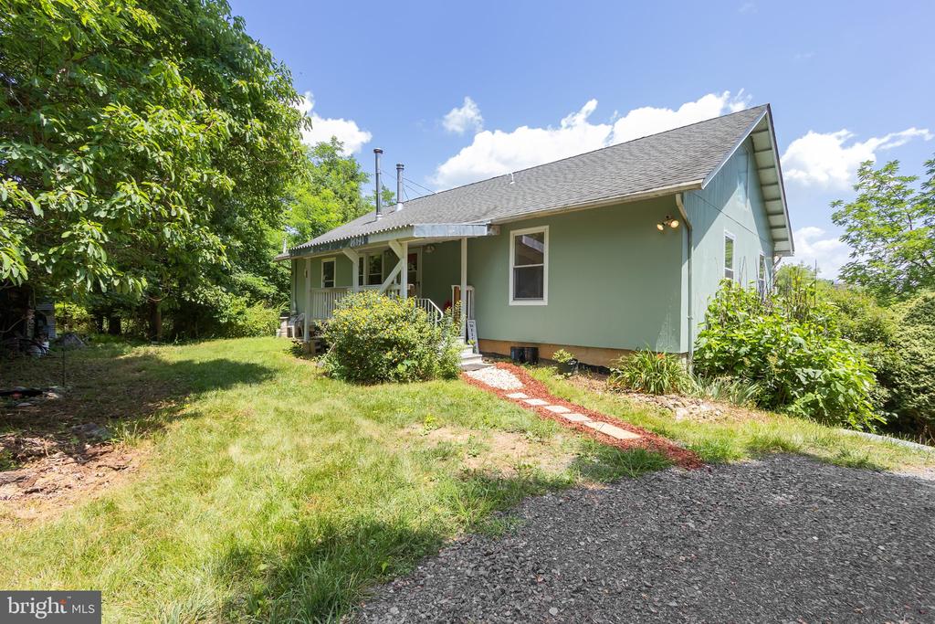 1121 HOLLIDA LANE
