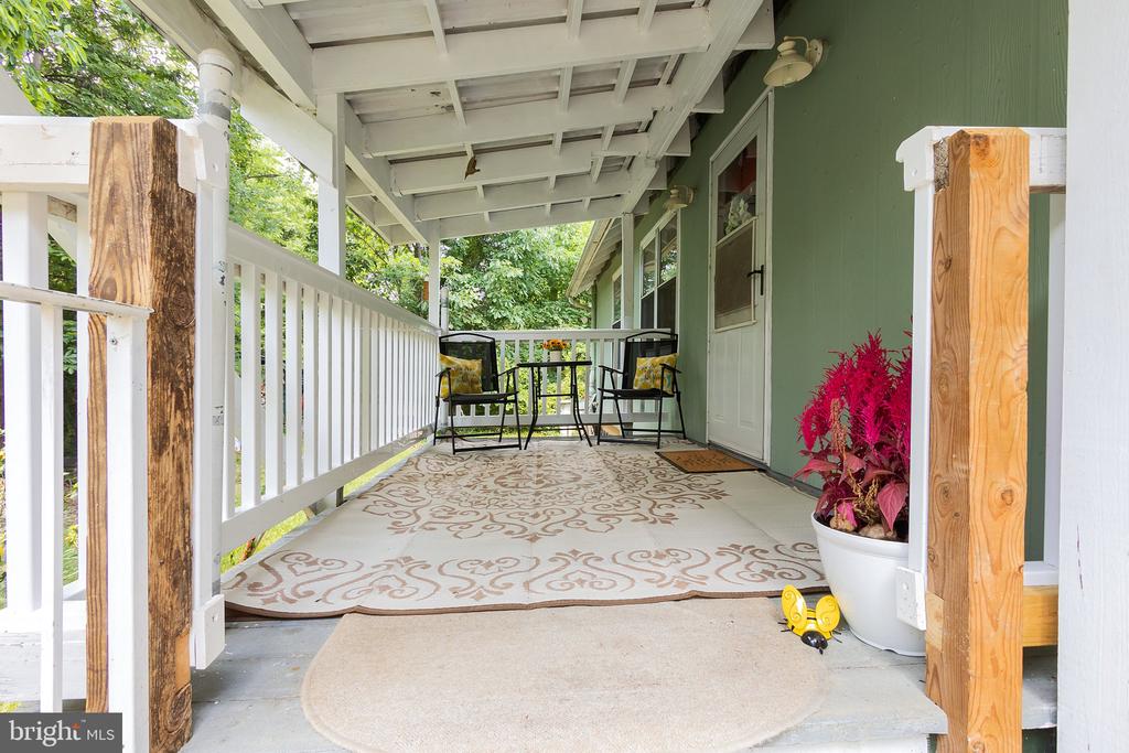 1121 HOLLIDA LANE