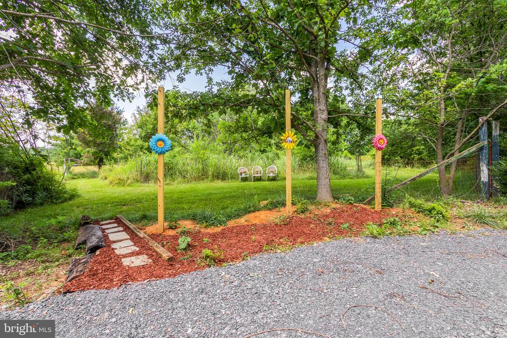 1121 HOLLIDA LANE