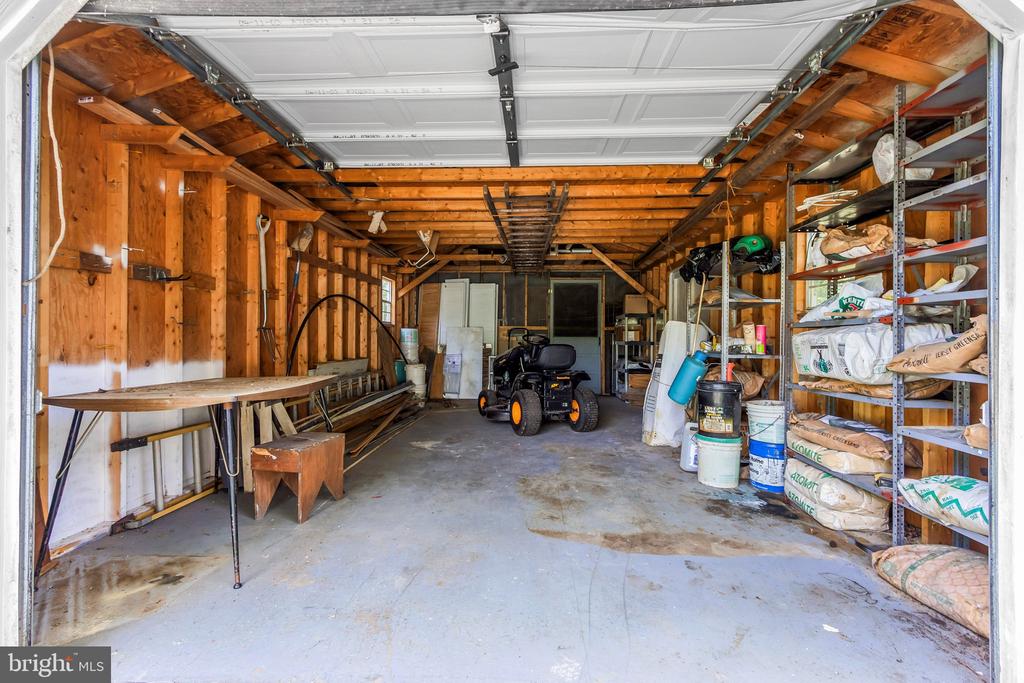 1121 HOLLIDA LANE