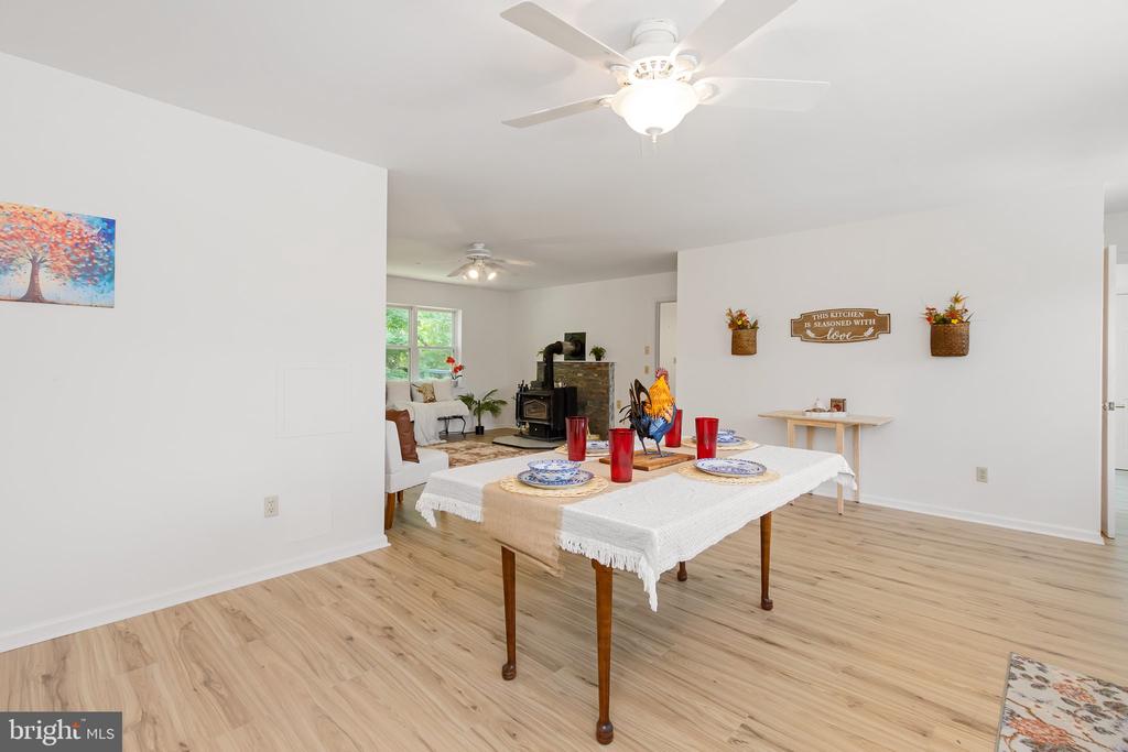 1121 HOLLIDA LANE