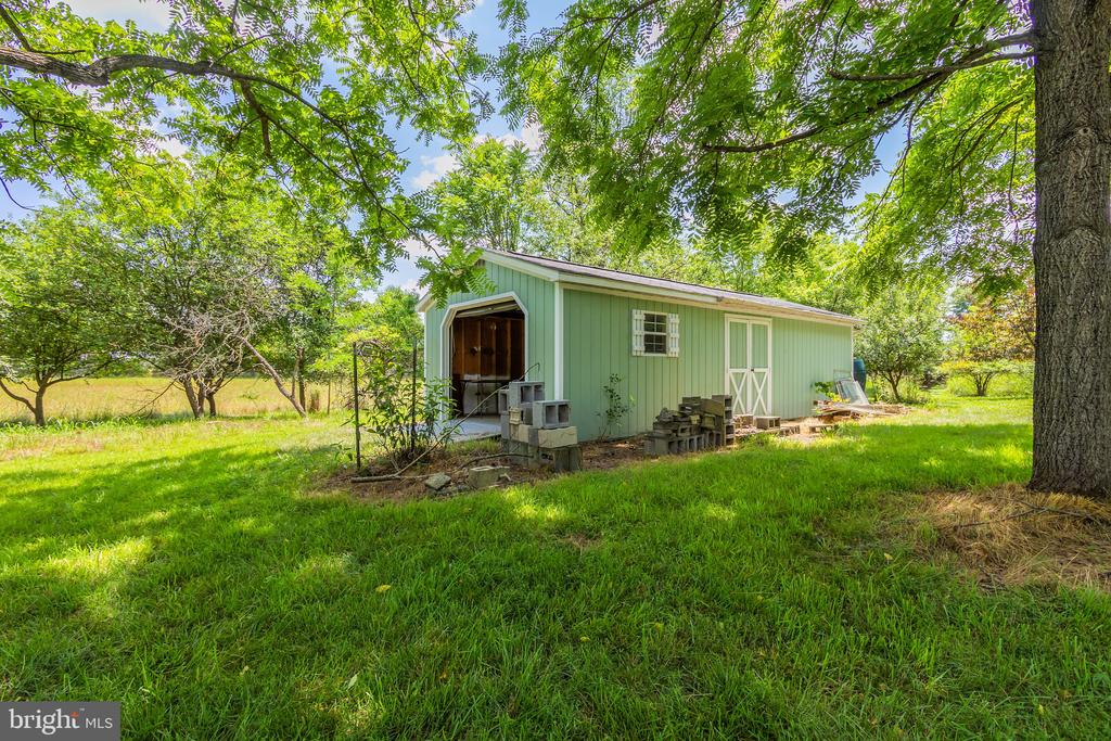 1121 HOLLIDA LANE
