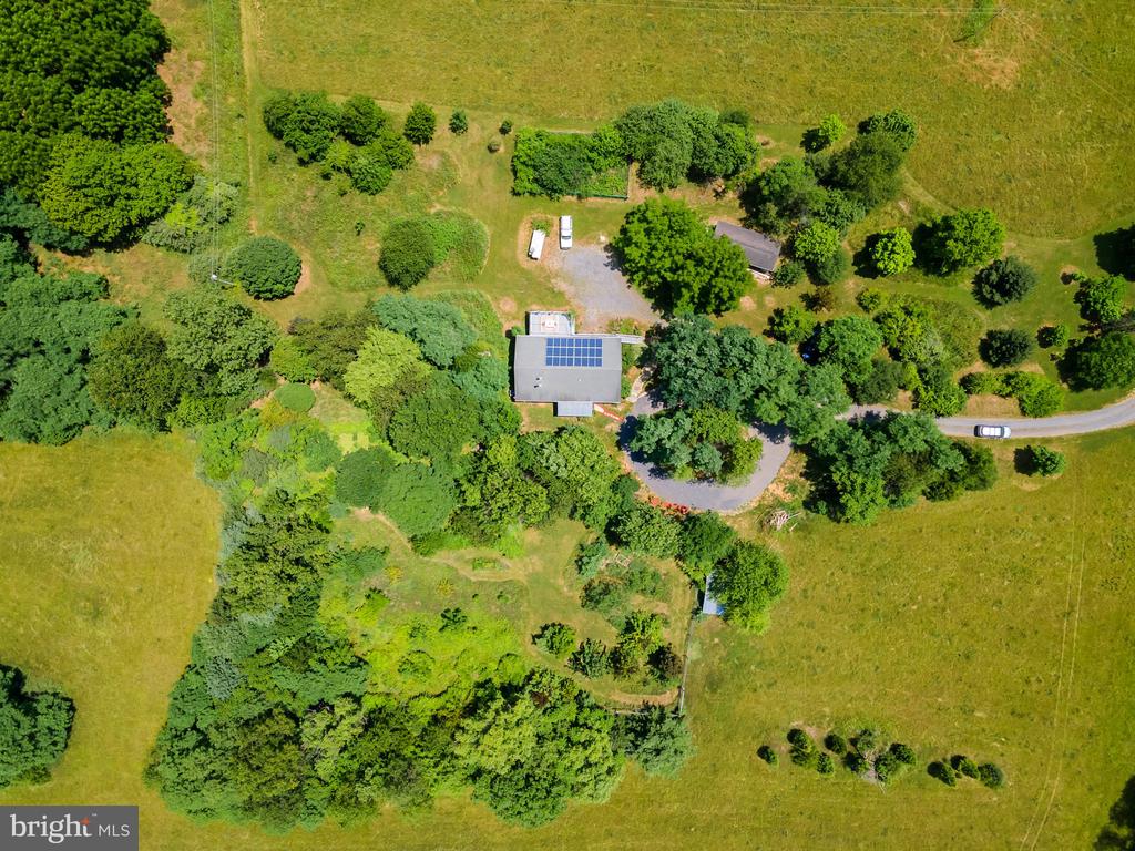 1121 HOLLIDA LANE