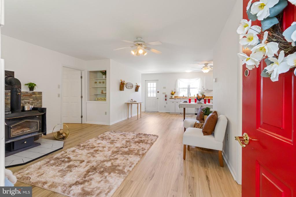 1121 HOLLIDA LANE