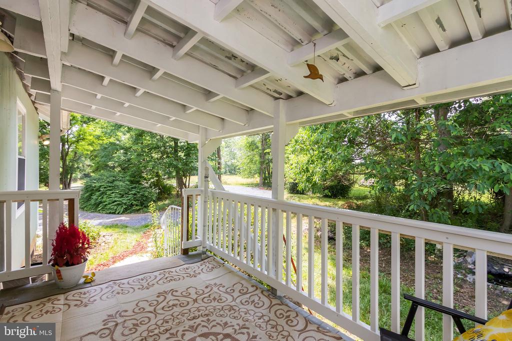 1121 HOLLIDA LANE