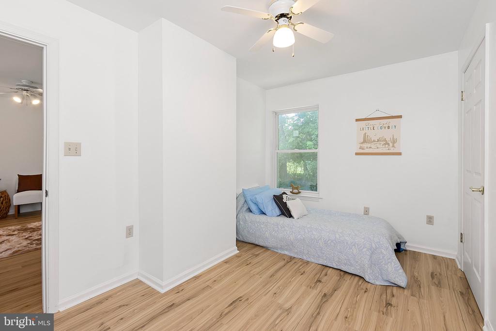 1121 HOLLIDA LANE