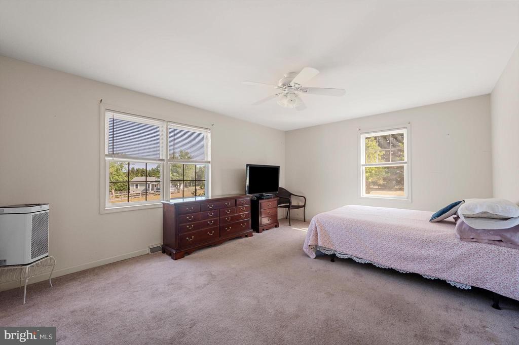 41 OAKLAND TERRACE