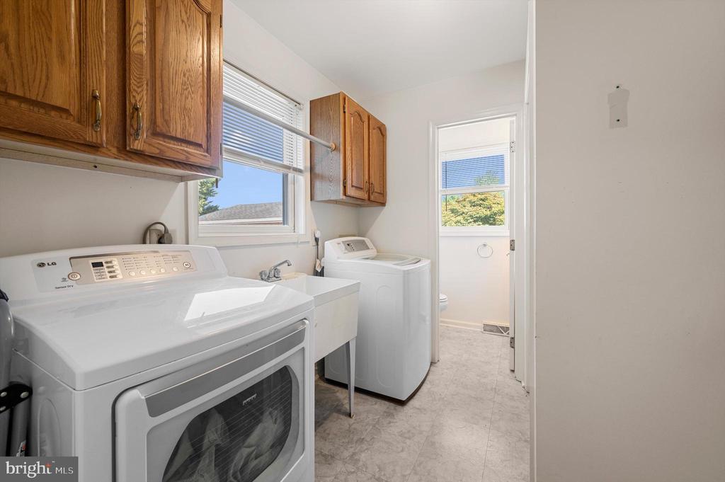 41 OAKLAND TERRACE