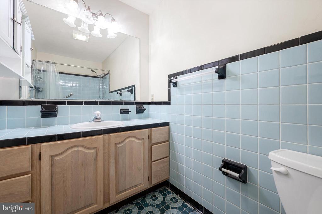 41 OAKLAND TERRACE
