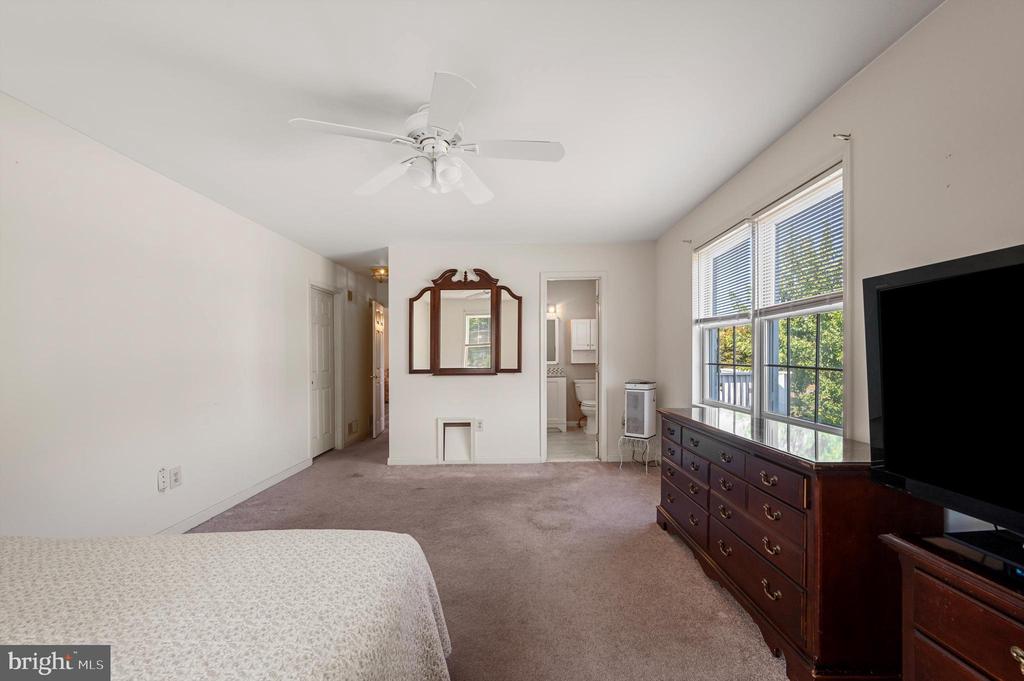 41 OAKLAND TERRACE
