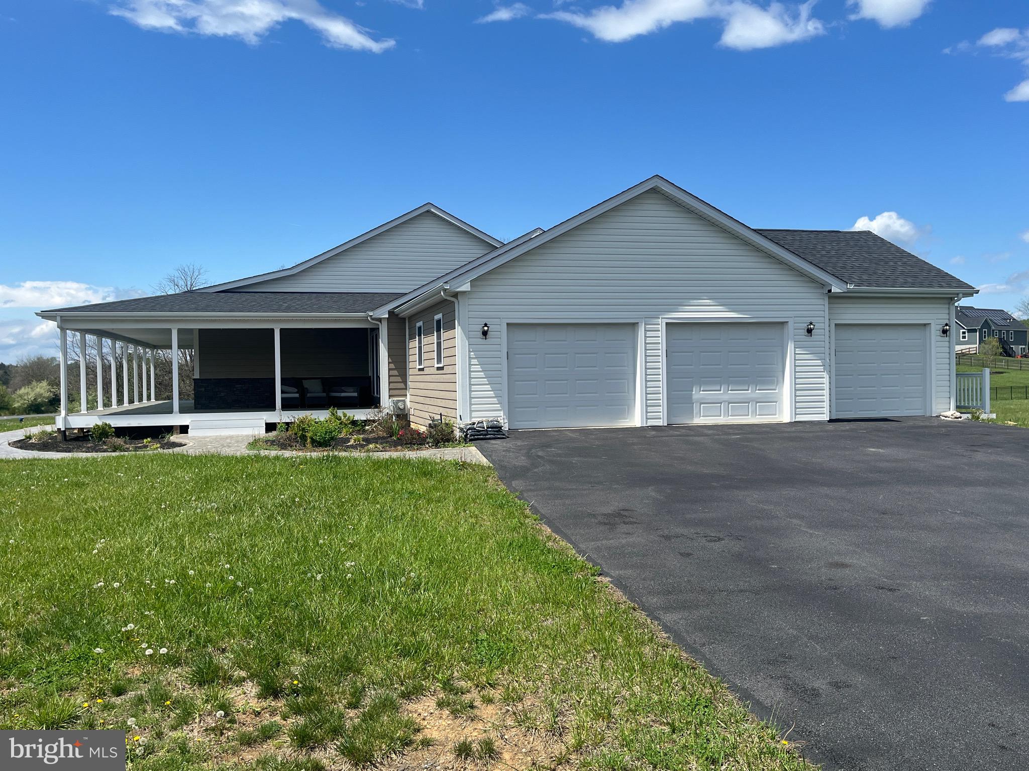 83 GREEN BULRUSH COURT