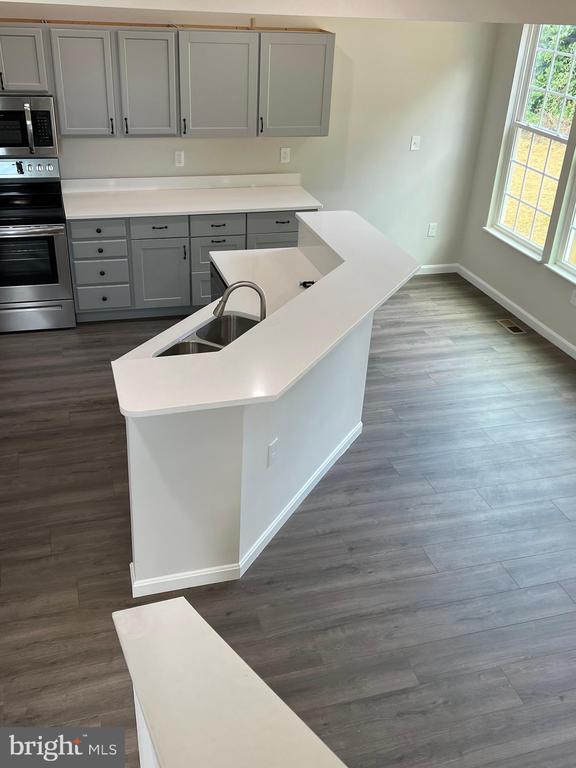 19 ONYX LANE