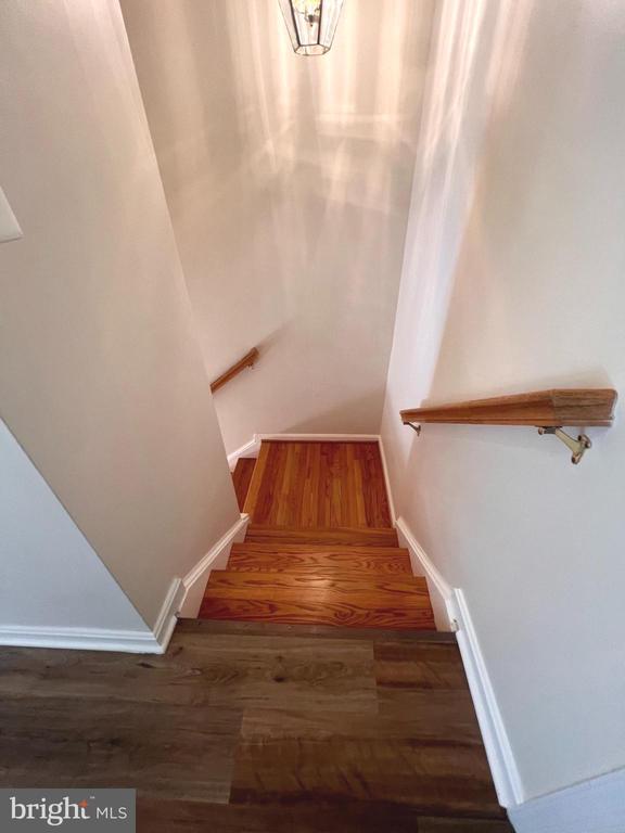 127 SWEARINGEN WAY