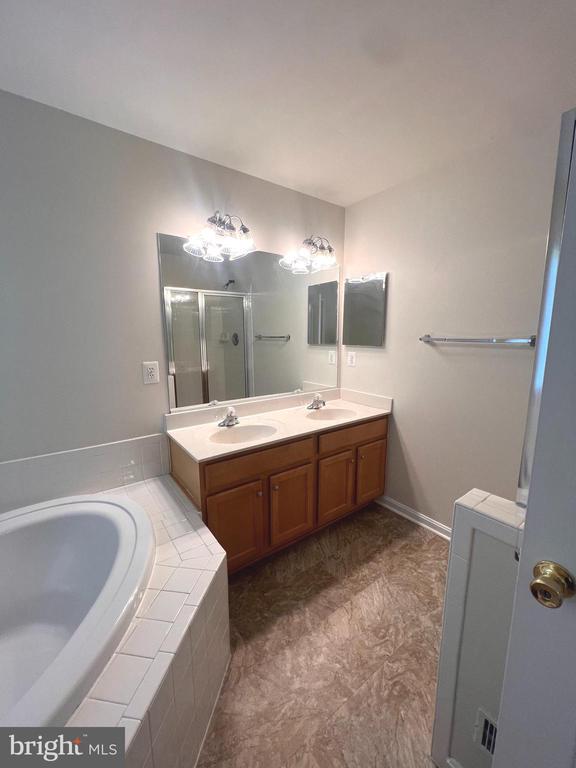 127 SWEARINGEN WAY