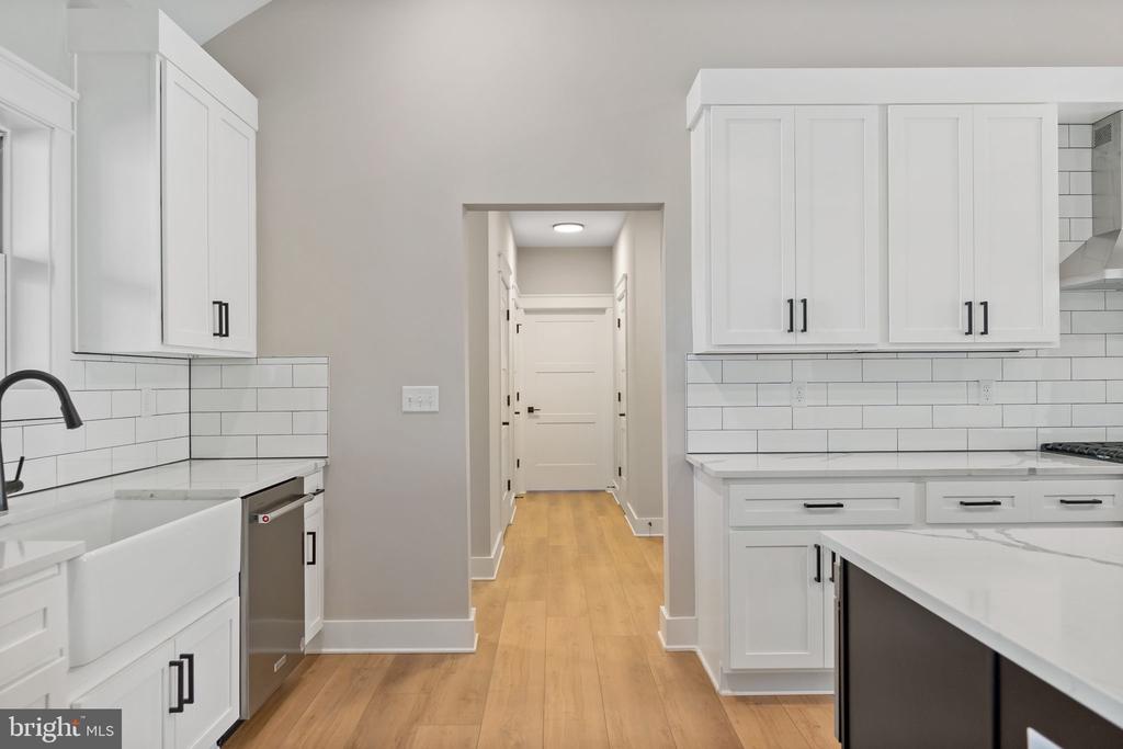 130 JINGLE BELLS COURT Unit: LOT 6