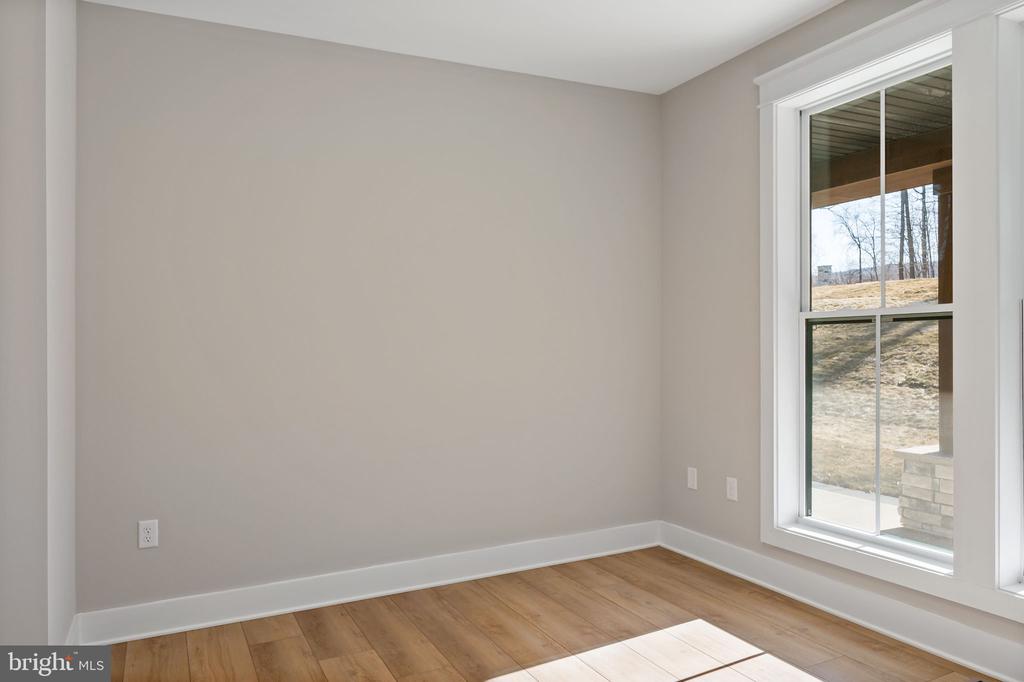 130 JINGLE BELLS COURT Unit: LOT 6