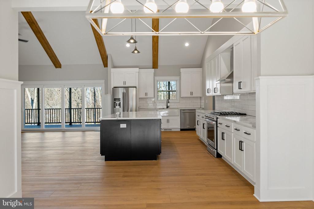 130 JINGLE BELLS COURT Unit: LOT 6